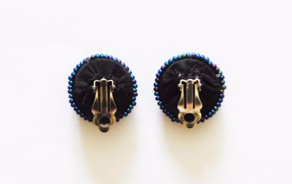 LUNGI CLIP-ON EARRINGS