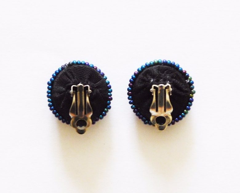 LUNGI CLIP-ON EARRINGS