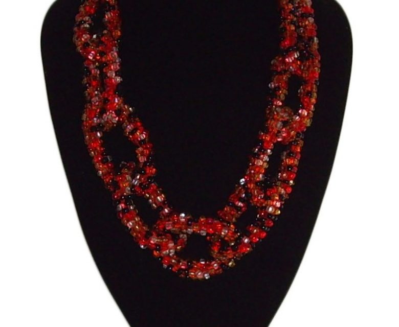 NOMSA CROCHET NECKLACE