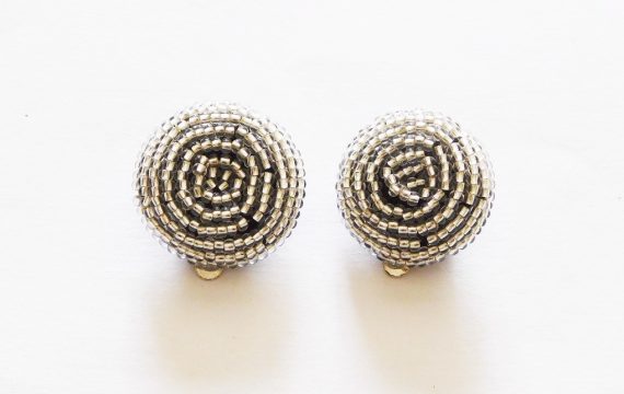 LUNGI CLIP-ON EARRINGS