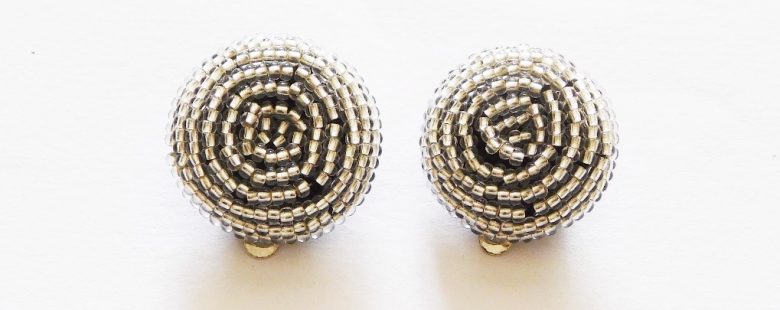 LUNGI CLIP-ON EARRINGS