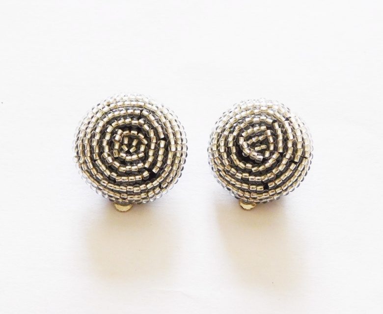 LUNGI CLIP-ON EARRINGS