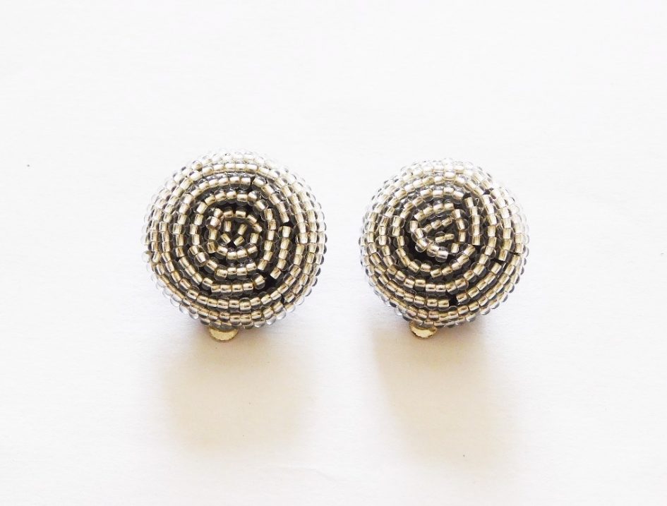 LUNGI CLIP-ON EARRINGS