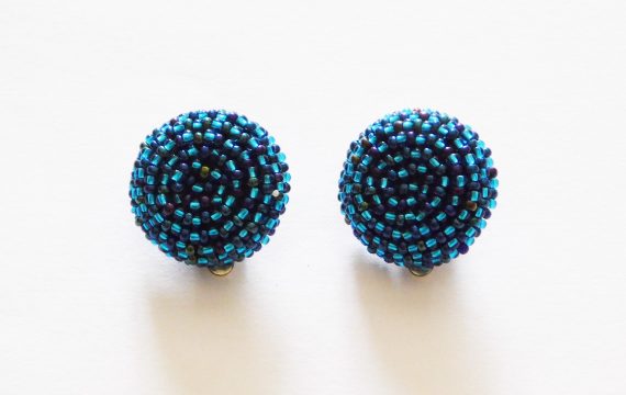 LUNGI CLIP-ON EARRINGS