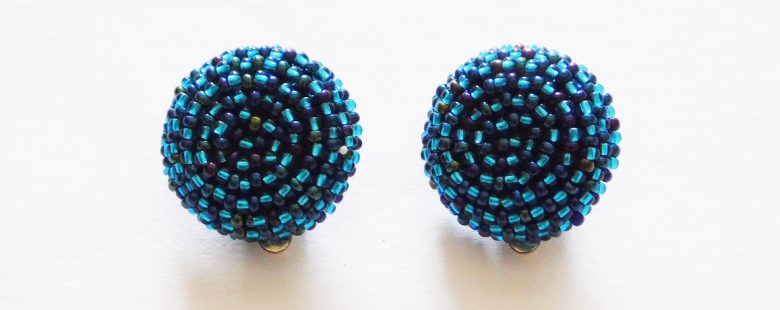 LUNGI CLIP-ON EARRINGS