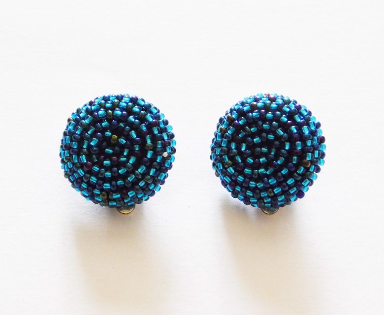 LUNGI CLIP-ON EARRINGS