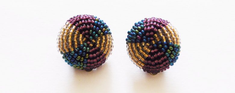 LUNGI CLIP-ON EARRINGS