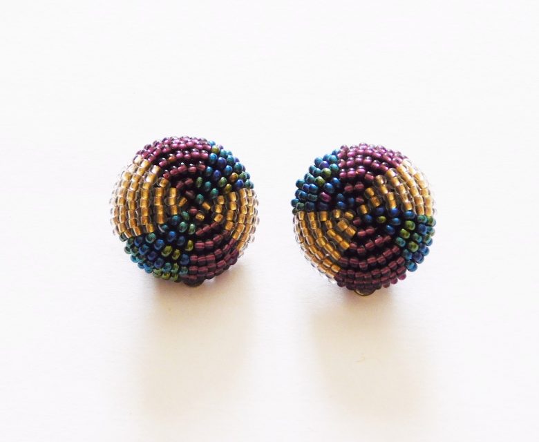 LUNGI CLIP-ON EARRINGS