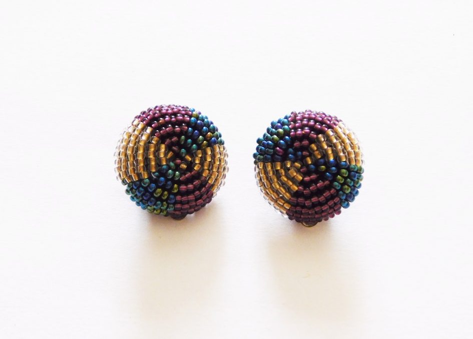 LUNGI CLIP-ON EARRINGS