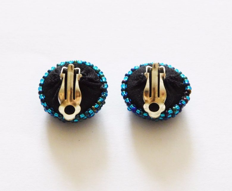 LUNGI CLIP-ON EARRINGS