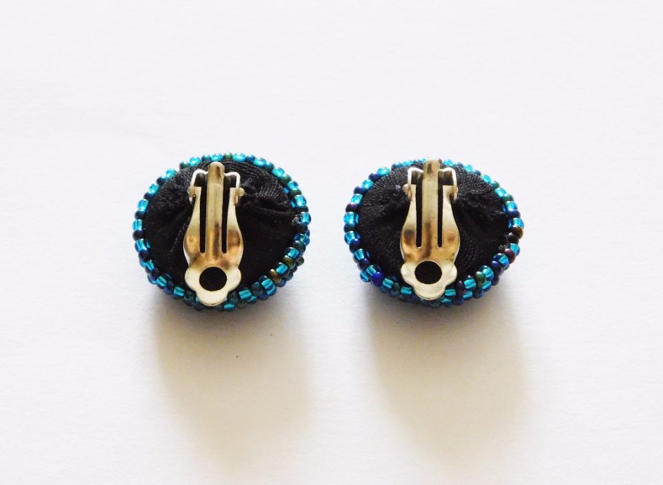 LUNGI CLIP-ON EARRINGS