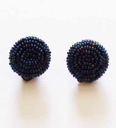 LUNGI CLIP-ON EARRINGS