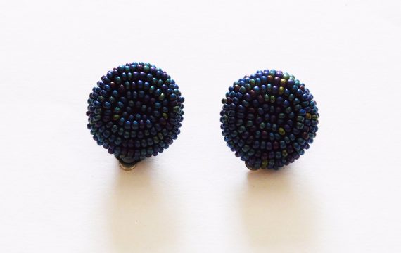 LUNGI CLIP-ON EARRINGS