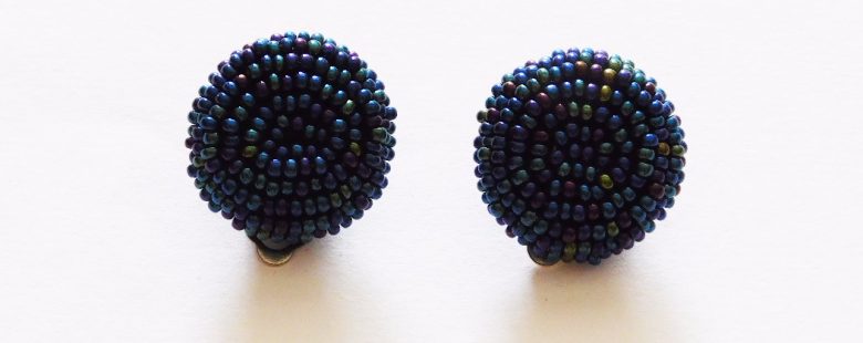 LUNGI CLIP-ON EARRINGS