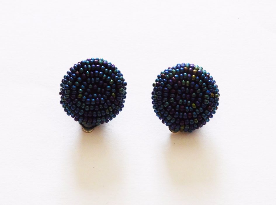 LUNGI CLIP-ON EARRINGS