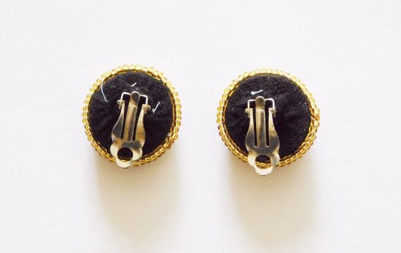 LUNGI CLIP-ON EARRINGS