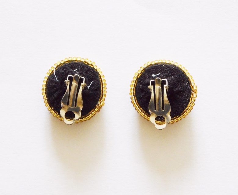 LUNGI CLIP-ON EARRINGS