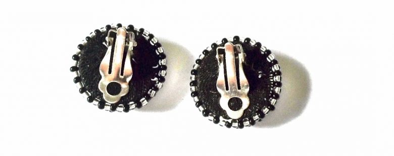 LUNGI CLIP-ON EARRINGS