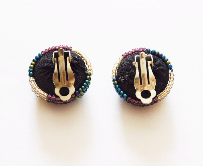 LUNGI CLIP-ON EARRINGS