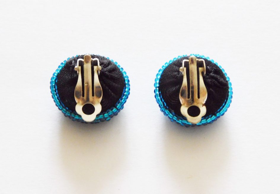 LUNGI CLIP-ON EARRINGS